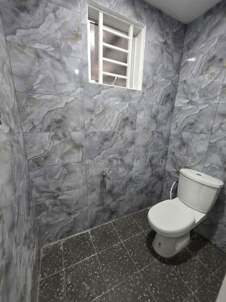 1-storey Terraced House for Sale in Taman Sikamat Utama (Sikamat) - Muhammad Ashraf . - Bathroom - PropertyGuru.com.my