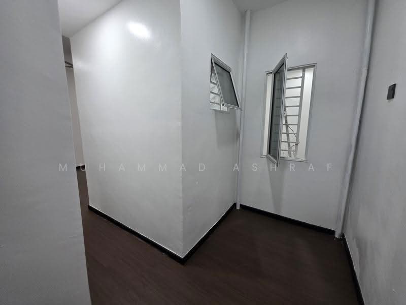 1-storey Terraced House for Sale in Taman Sikamat Utama (Sikamat) - Muhammad Ashraf . - Interior - PropertyGuru.com.my