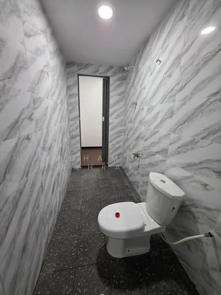 1-storey Terraced House for Sale in Taman Sikamat Utama (Sikamat) - Muhammad Ashraf . - Bathroom - PropertyGuru.com.my