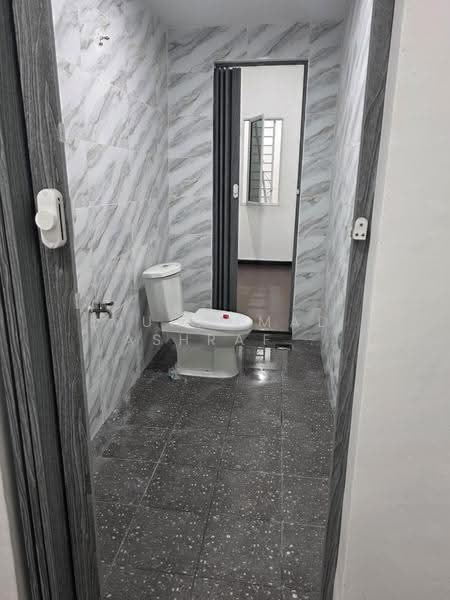 1-storey Terraced House for Sale in Taman Sikamat Utama (Sikamat) - Muhammad Ashraf . - Bathroom - PropertyGuru.com.my