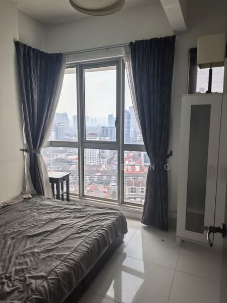 Kediaman Servis untuk Dijual di Regalia Residence - ML Cheong - Bedroom - PropertyGuru.com.my
