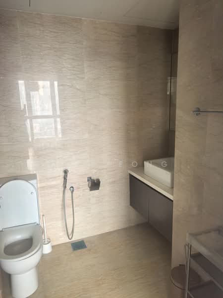 Kediaman Servis untuk Dijual di Regalia Residence - ML Cheong - Bathroom - PropertyGuru.com.my