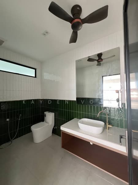 Commercial Bungalow for Rent in Taman Kebun Teh (Johor Bahru) - Kayden Voon - Bathroom - PropertyGuru.com.my