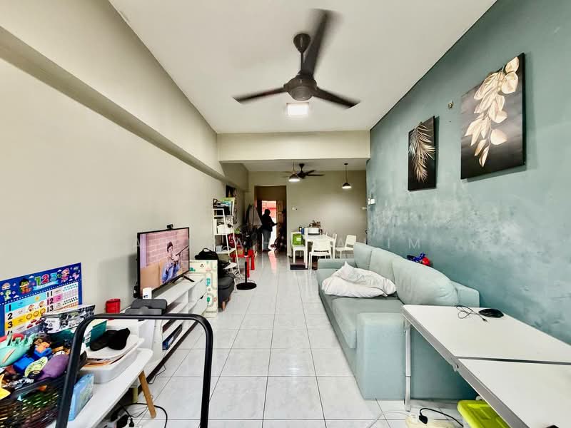 Pangsapuri untuk Dijual di Permai Villa - Adibah Salim - Living Room - PropertyGuru.com.my