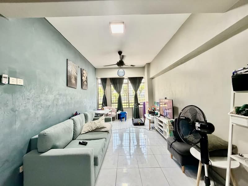 Pangsapuri untuk Dijual di Permai Villa - Adibah Salim - Living Room - PropertyGuru.com.my