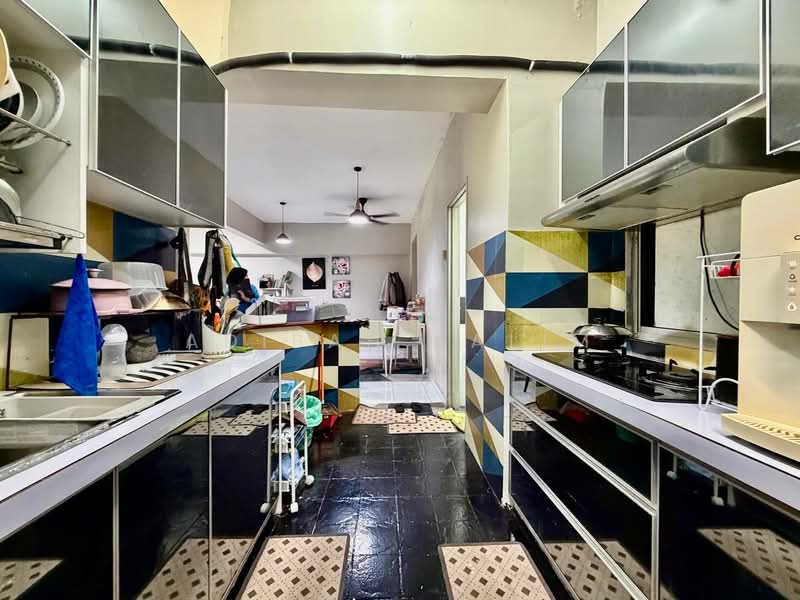 Pangsapuri untuk Dijual di Permai Villa - Adibah Salim - Kitchen - PropertyGuru.com.my