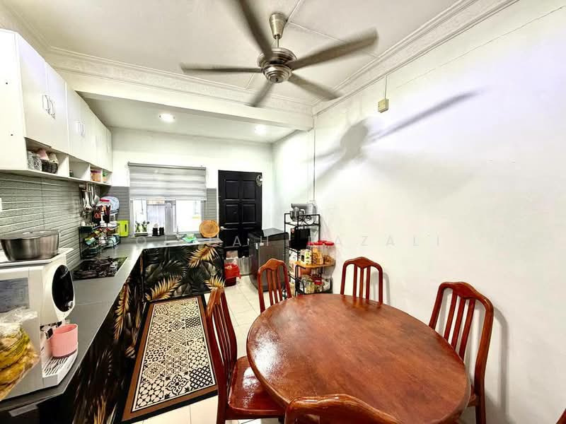 2-storey Terraced House for Sale in Serendah (Selangor) - Aqillah Razali - Kitchen - PropertyGuru.com.my