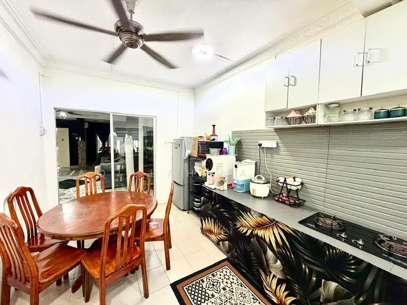 2-storey Terraced House for Sale in Serendah (Selangor) - Aqillah Razali - Kitchen - PropertyGuru.com.my
