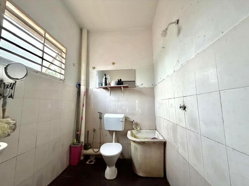 2-storey Terraced House for Sale in Serendah (Selangor) - Aqillah Razali - Bathroom - PropertyGuru.com.my