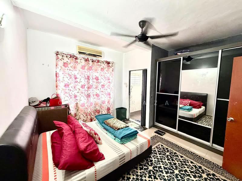 2-storey Terraced House for Sale in Serendah (Selangor) - Aqillah Razali - Bedroom - PropertyGuru.com.my