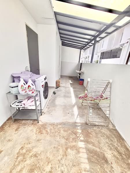 2-storey Terraced House for Rent in Sepang (Selangor) - Baxter Lim - Balcony - PropertyGuru.com.my