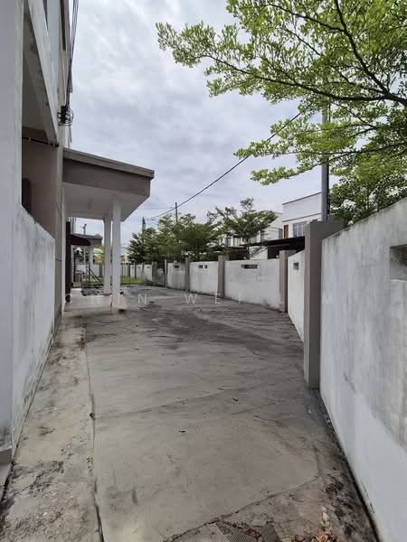 Rumah Teres 2-Tingkat untuk Dijual di Taman Mengkibol (Kluang) - Chin Wei Lim - PropertyGuru.com.my