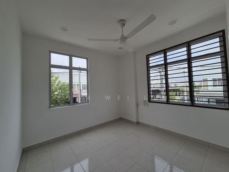Rumah Teres 2-Tingkat untuk Dijual di Taman Mengkibol (Kluang) - Chin Wei Lim - PropertyGuru.com.my