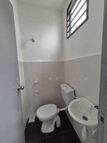 Rumah Teres 2-Tingkat untuk Dijual di Taman Mengkibol (Kluang) - Chin Wei Lim - PropertyGuru.com.my