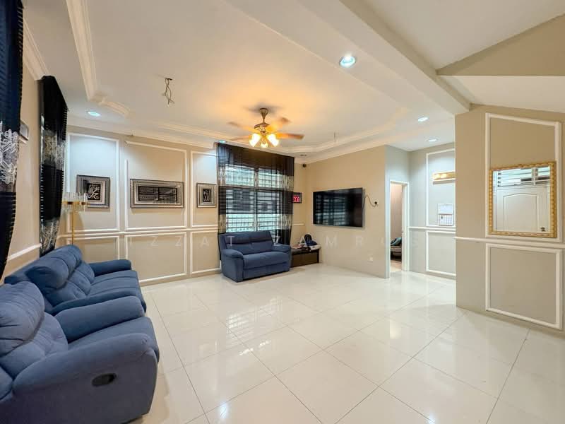 Rumah Kluster untuk Dijual di Bandar Saujana Putra (Tanjong Duabelas) - Izzat Zamros - Living Room - PropertyGuru.com.my