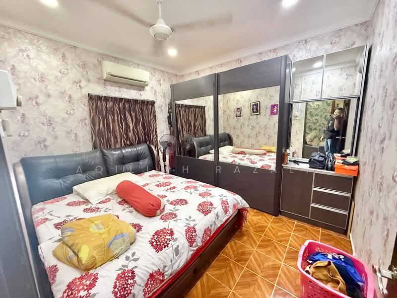 1-storey Terraced House for Sale in Seksyen 2 (Shah Alam) - Aqillah Razali - Bedroom - PropertyGuru.com.my