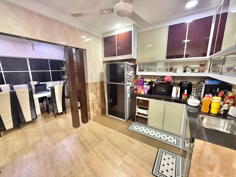 1-storey Terraced House for Sale in Seksyen 2 (Shah Alam) - Aqillah Razali - Kitchen - PropertyGuru.com.my