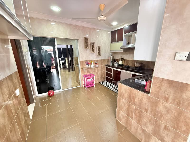 1-storey Terraced House for Sale in Seksyen 2 (Shah Alam) - Aqillah Razali - Kitchen - PropertyGuru.com.my