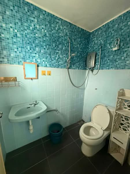 Rumah Teres 2-Tingkat untuk Dijual di Taman Bukit Rawang Jaya (Rawang) - SK Luk - Bathroom - PropertyGuru.com.my