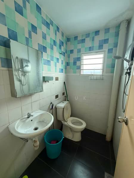 Rumah Teres 2-Tingkat untuk Dijual di Taman Bukit Rawang Jaya (Rawang) - SK Luk - Bathroom - PropertyGuru.com.my