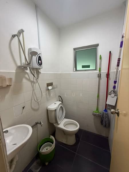Rumah Teres 2-Tingkat untuk Dijual di Taman Bukit Rawang Jaya (Rawang) - SK Luk - Bathroom - PropertyGuru.com.my