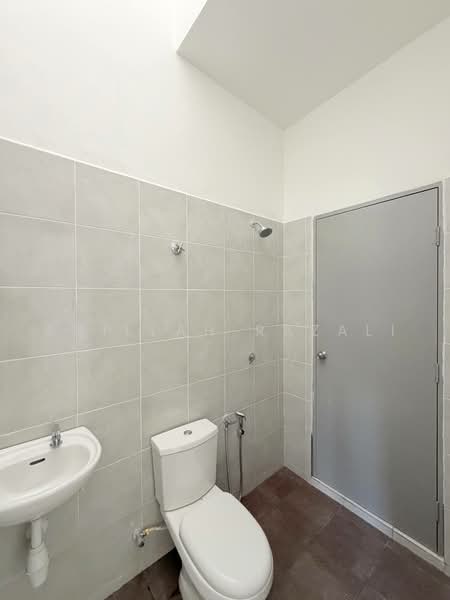 Rumah Teres 1-Tingkat untuk Dijual di Sepang (Selangor) - Aqillah Razali - Bathroom - PropertyGuru.com.my