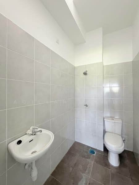 Rumah Teres 1-Tingkat untuk Dijual di Sepang (Selangor) - Aqillah Razali - Bathroom - PropertyGuru.com.my