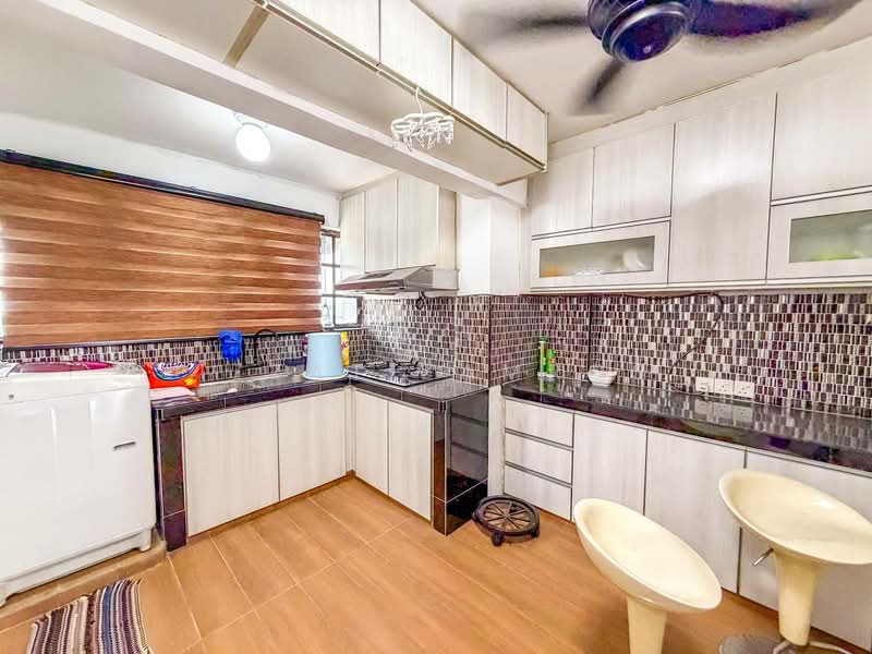 Flat for Sale at Perumahan Awam Sri Sabah - Izzat Zamros - Kitchen - PropertyGuru.com.my