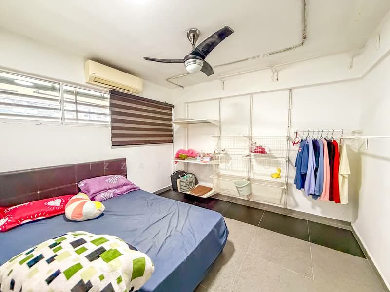 Flat for Sale at Perumahan Awam Sri Sabah - Izzat Zamros - Bedroom - PropertyGuru.com.my