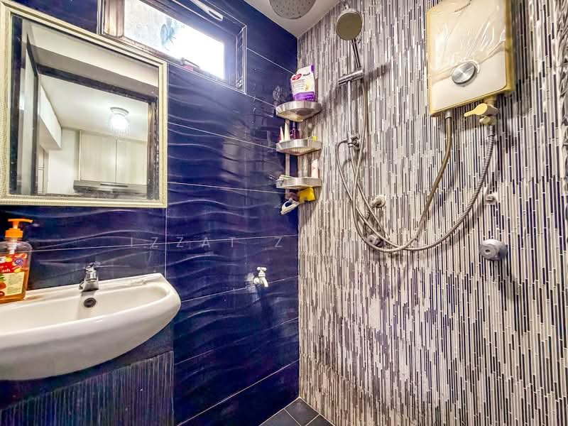 Flat for Sale at Perumahan Awam Sri Sabah - Izzat Zamros - Bathroom - PropertyGuru.com.my
