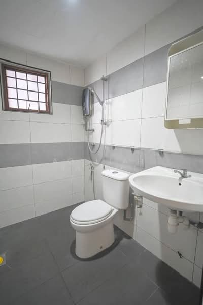 Condominium for Sale at Sri Angsana Hilir - Aqillah Razali - Bathroom - PropertyGuru.com.my