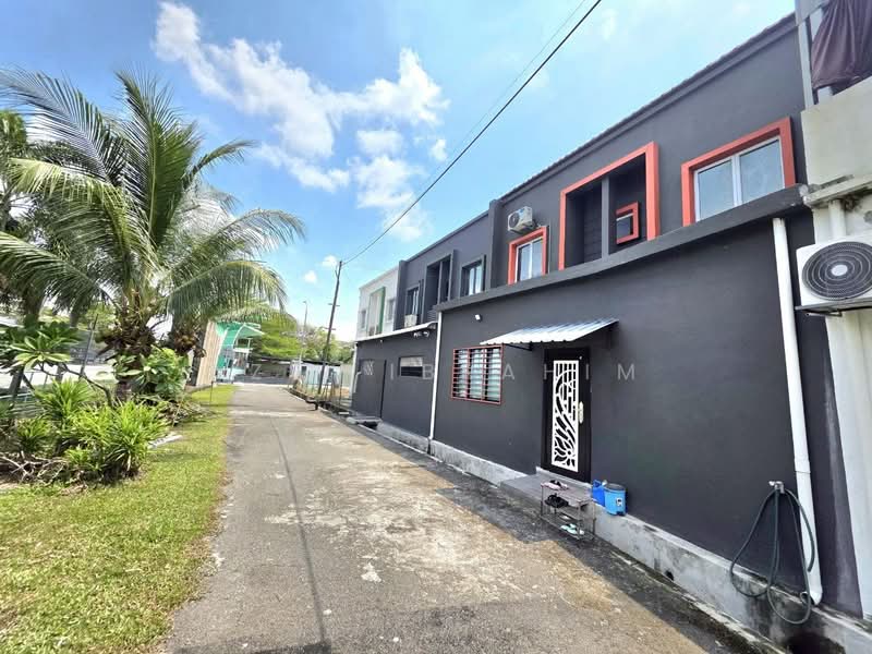 Rumah Teres 2-Tingkat untuk Dijual di Semenyih (Selangor) - Azli Ibrahim - Exterior - PropertyGuru.com.my