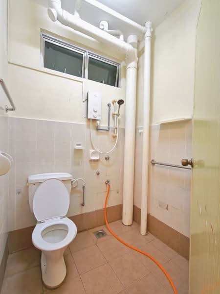 Pangsapuri untuk Disewa di Lake View Suites - Stella Chia - Bathroom - PropertyGuru.com.my