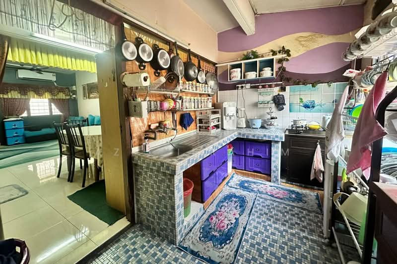 2-storey Terraced House for Sale in Taman Rasmi Jaya (Ulu Kelang) - Azli Ibrahim - Kitchen - PropertyGuru.com.my