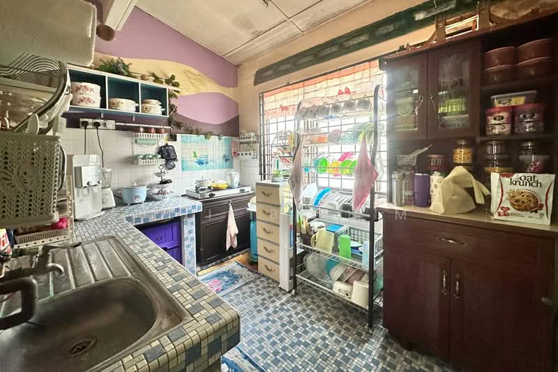 2-storey Terraced House for Sale in Taman Rasmi Jaya (Ulu Kelang) - Azli Ibrahim - Kitchen - PropertyGuru.com.my
