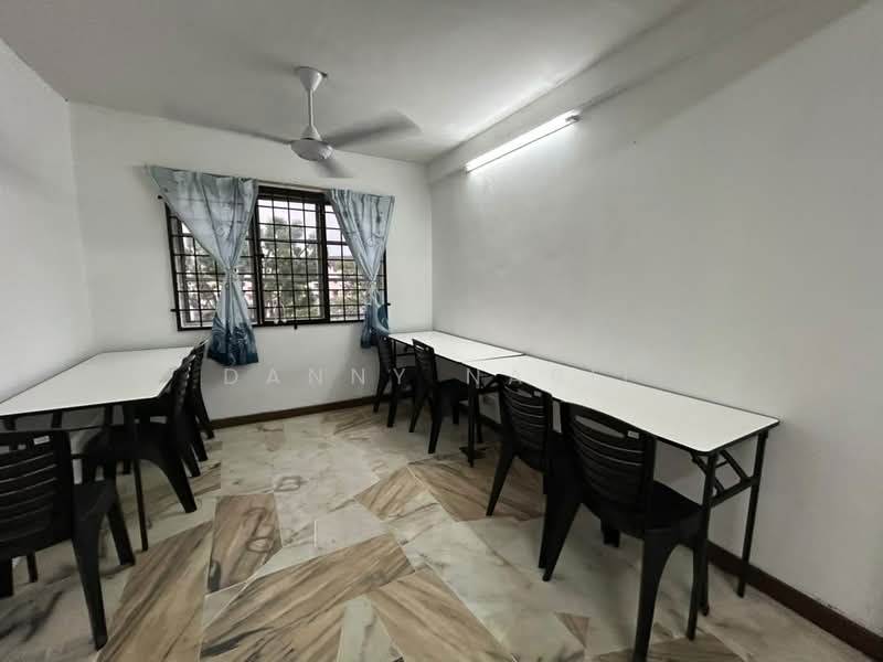 Flat for Rent at Flat PKNS Section 7 - Danny Nabil - Study - PropertyGuru.com.my