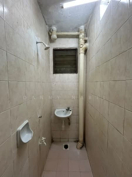 Flat for Rent at Flat PKNS Section 7 - Danny Nabil - Bathroom - PropertyGuru.com.my
