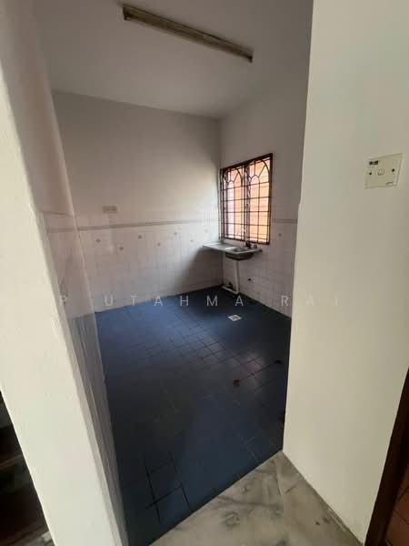 2-storey Terraced House for Sale in Usj 1 (Subang Jaya) - P Utahma Raj - Kitchen - PropertyGuru.com.my