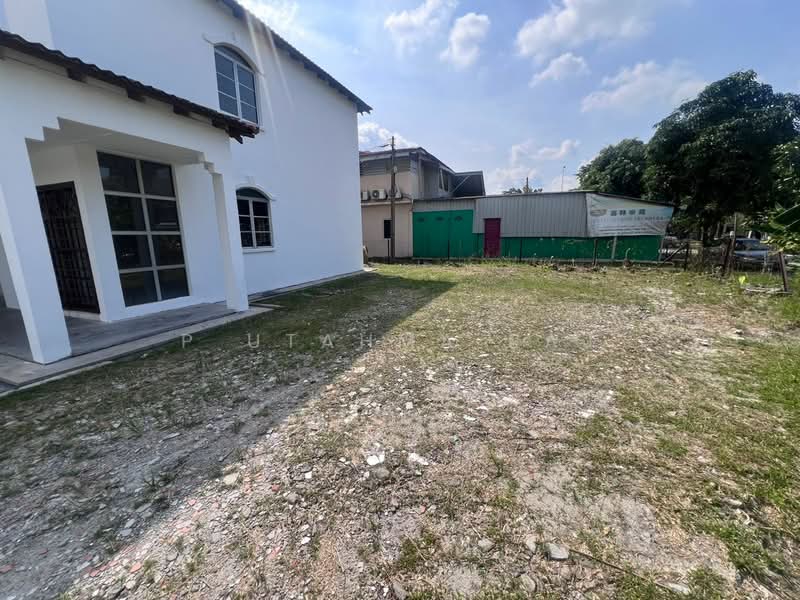 2-storey Terraced House for Sale in Usj 1 (Subang Jaya) - P Utahma Raj - Exterior - PropertyGuru.com.my