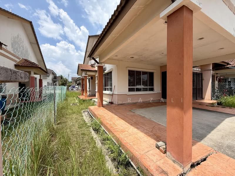 Semi-Detached House for Sale in Taman Indah Klia (Sepang) - Aqillah Razali - Exterior - PropertyGuru.com.my