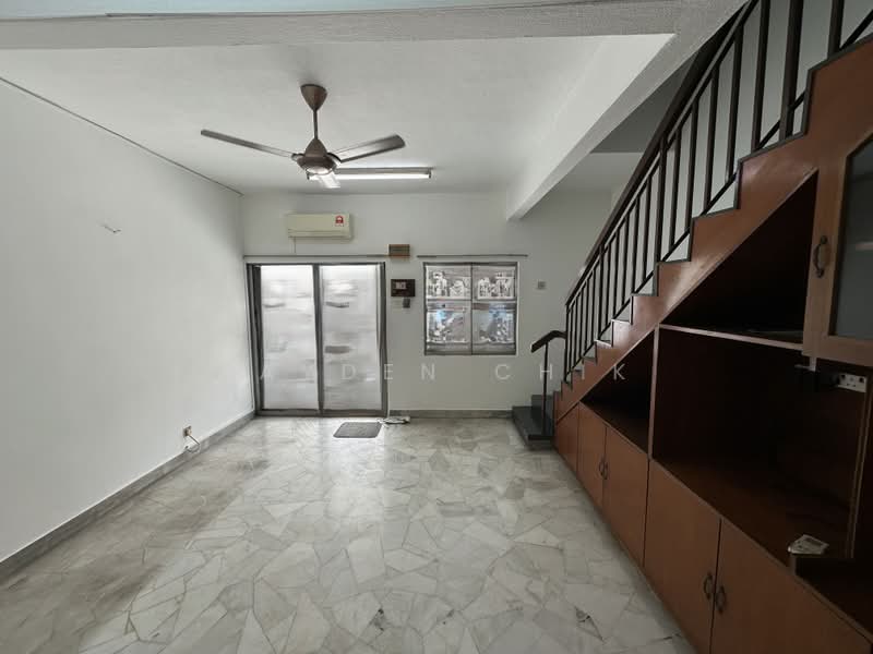 2-storey Terraced House for Sale in Taman Bukit Intan (Sri Petaling) - Jayden Chik - Living Room - PropertyGuru.com.my