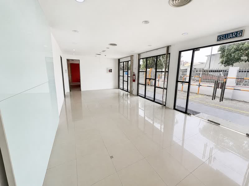 Detached Factory for Rent in Seksyen 16 (Shah Alam) - TK Yong - Entrance - PropertyGuru.com.my
