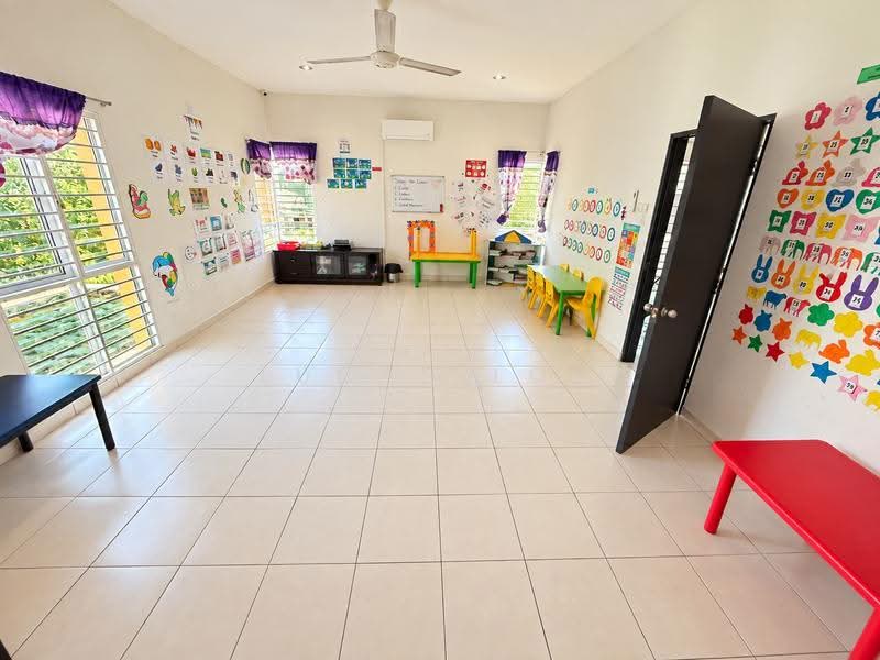 Rumah Berkembar untuk Dijual di Bandar Seri Coalfields (Sungai Buloh) - Lucas Loh - Classroom - PropertyGuru.com.my