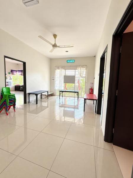 Rumah Berkembar untuk Dijual di Bandar Seri Coalfields (Sungai Buloh) - Lucas Loh - Corridor - PropertyGuru.com.my