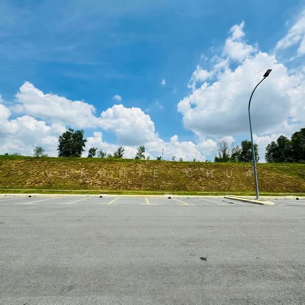 Shop for Rent in Bandar Tasik Puteri (Rawang) - Viannie Chua - Car Park - PropertyGuru.com.my