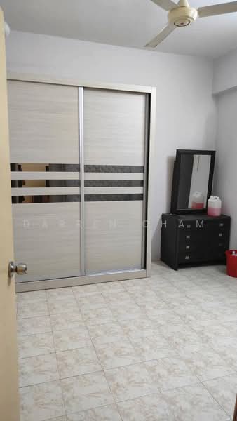 Apartment for Sale at Taman Paya Terubong - Darren Cham - Bedroom - PropertyGuru.com.my