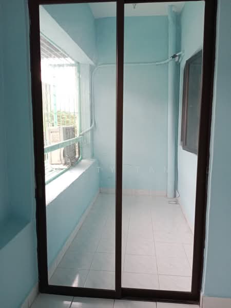 Pangsapuri untuk Dijual di Taman Lembah Maju 600 Apartment - Jetty Tan - Balcony - PropertyGuru.com.my