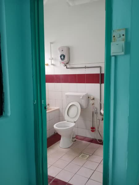 Pangsapuri untuk Dijual di Taman Lembah Maju 600 Apartment - Jetty Tan - Bathroom - PropertyGuru.com.my