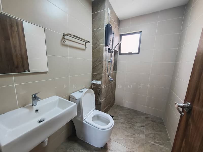 Service Residence for Sale at Veranda Residence - Jensen Goh - Bathroom - PropertyGuru.com.my