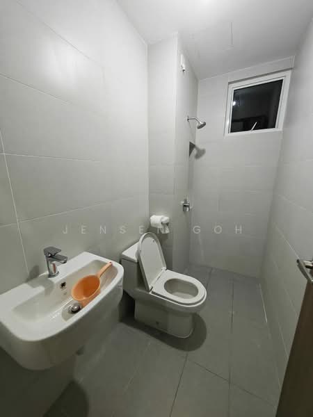Service Residence for Sale at TRELLIS RESIDENCES - Jensen Goh - Bathroom - PropertyGuru.com.my